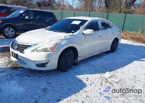 2015 Nissan Altima 2.5 S из США, поврежденный, VIN 1N4AL3AP8FC202817